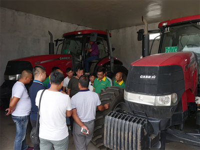 凯斯纽荷兰组织客户进厂考察农机获好评-凯斯纽荷兰,收割机,农机合作社-机械工业行业-